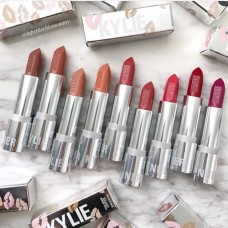 Kylie Batom Creme Lipstick